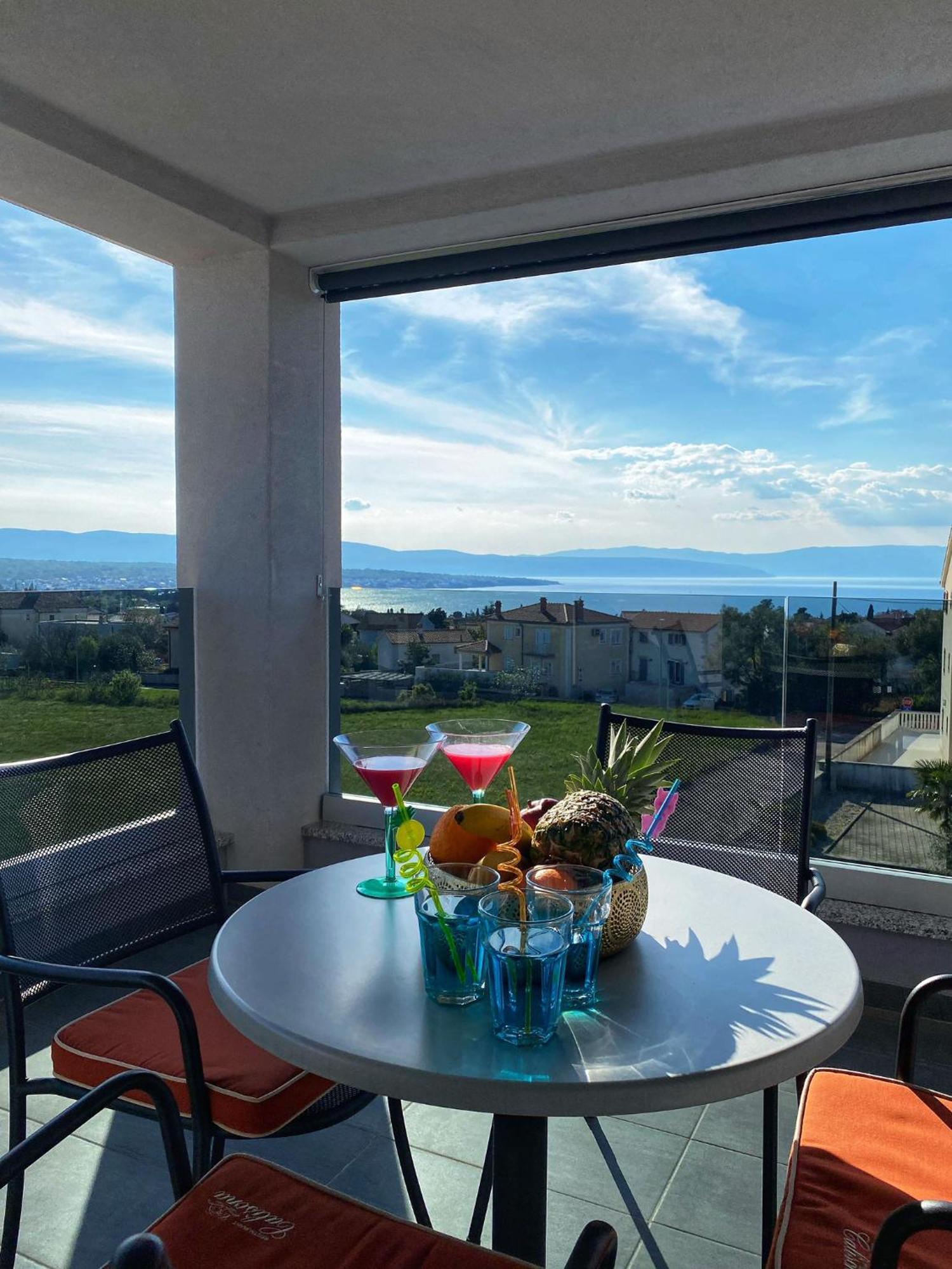 Apartmani Grgic On The Adress Branka Fucica 96 Malinska Exterior photo